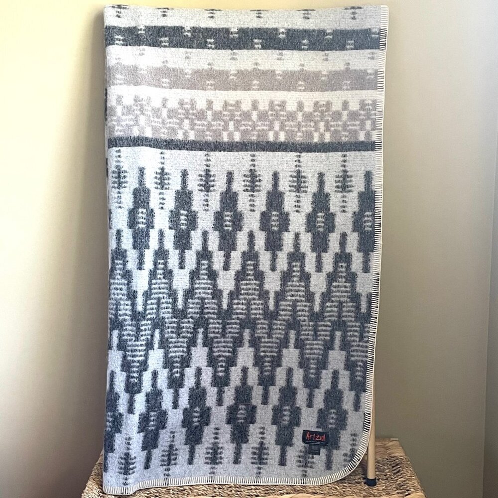 ARTZNL Alpaca Wool Cotton Throw Bed Blanket Large Southwestern Luxury Soft Queen